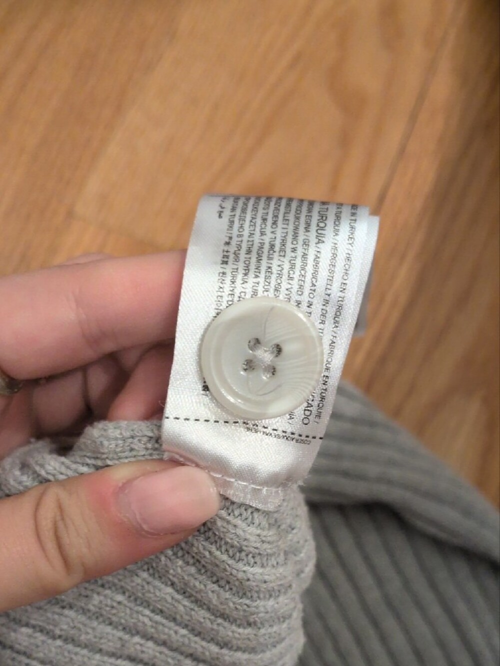 H&M Light Gray Ribbed V-Neck Button-Front Cardigan - Picture 5 of 5